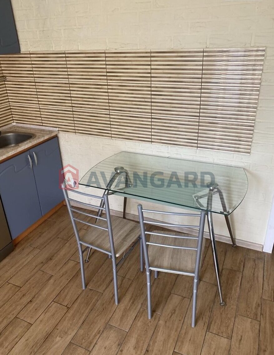 1 ��. ��������, 37/18/16 ��. �., 2/9 ������ ���� 6