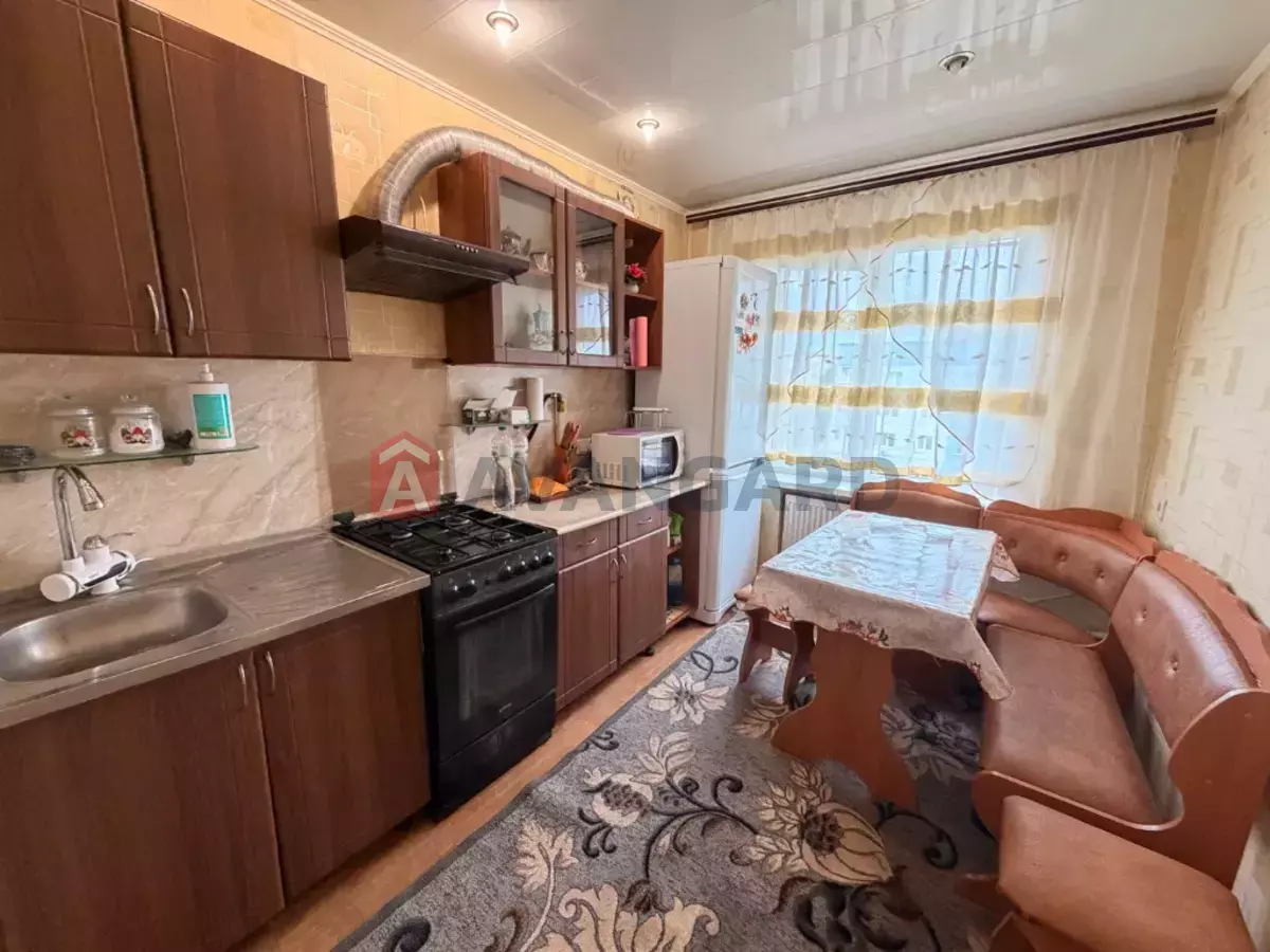 3 ��. ��������, 70/43/8 ��. �., 9/9 ������ ���� 1