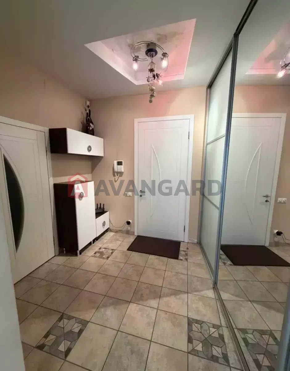 4 ��. ��������, 172/-/- ��. �., 3/9 ������ ���� 10