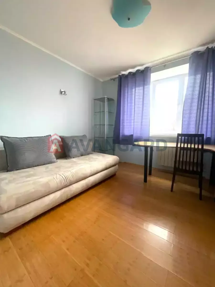 3 ����. ��������, 70/-/- ��. �., 7/9 ���� ���� 14