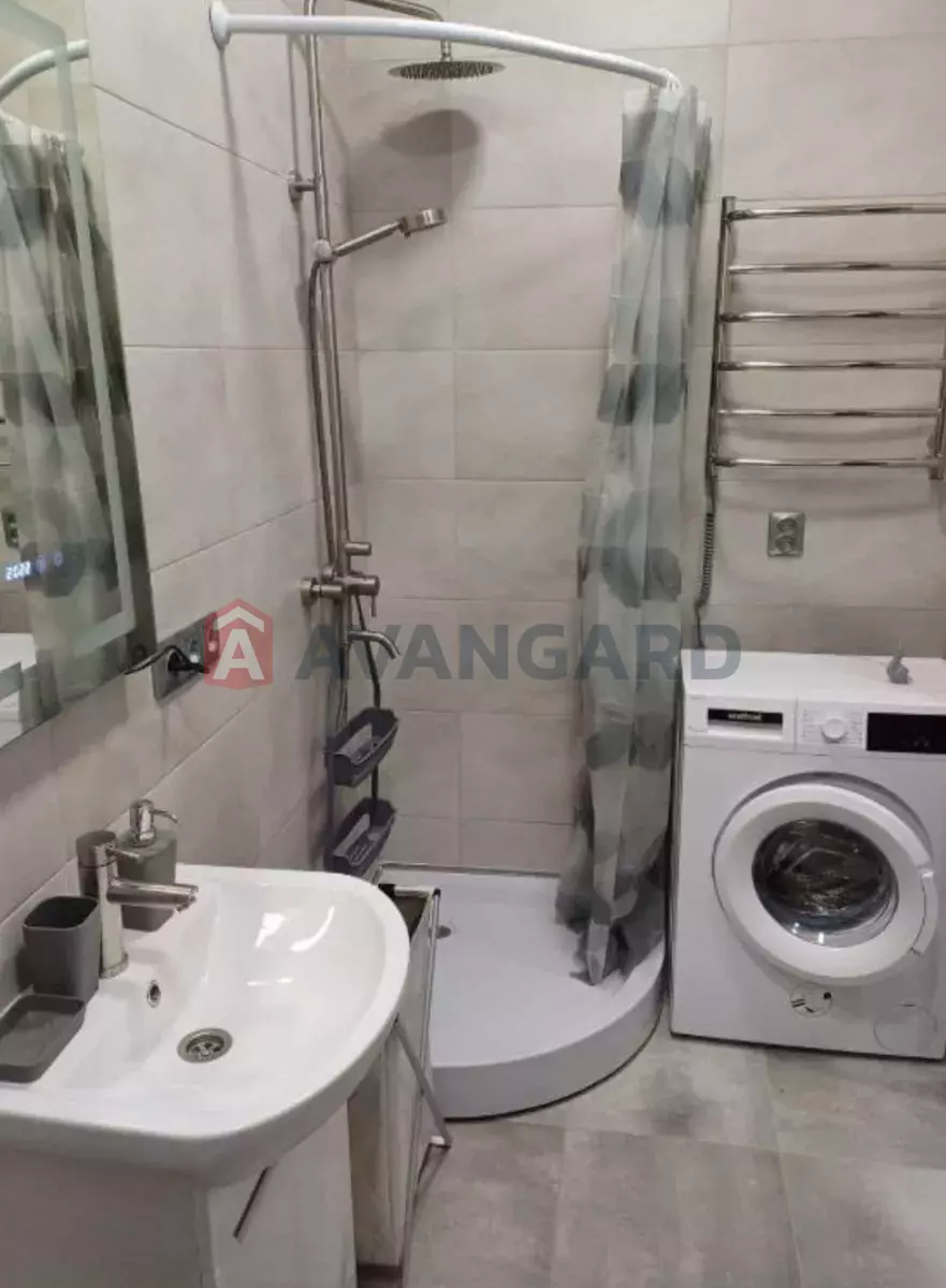 2 ��. ��������, 50/-/8 ��. �., 1/2 ������ ���� 4