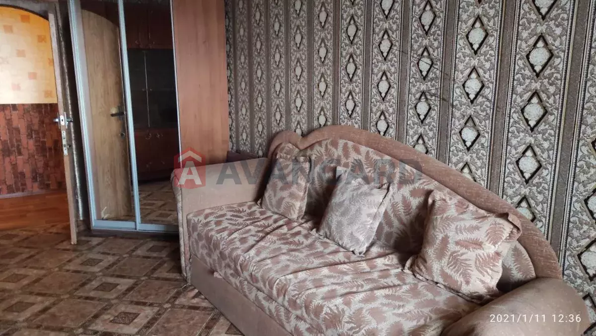 3 ����. ��������, 64/-/9 ��. �., 8/9 ���� ���� 4