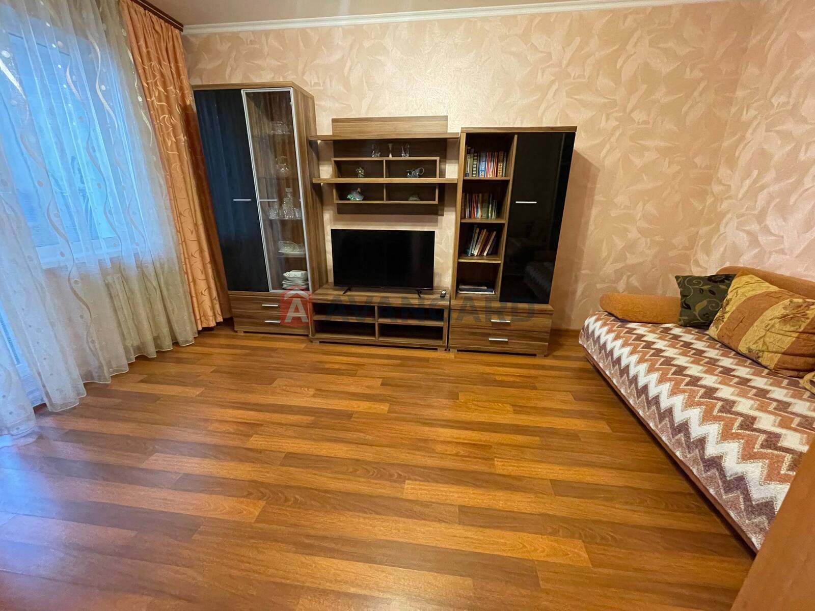 2 ����. ��������, 60/35/12 ��. �., 6/16 ���� ���� 8