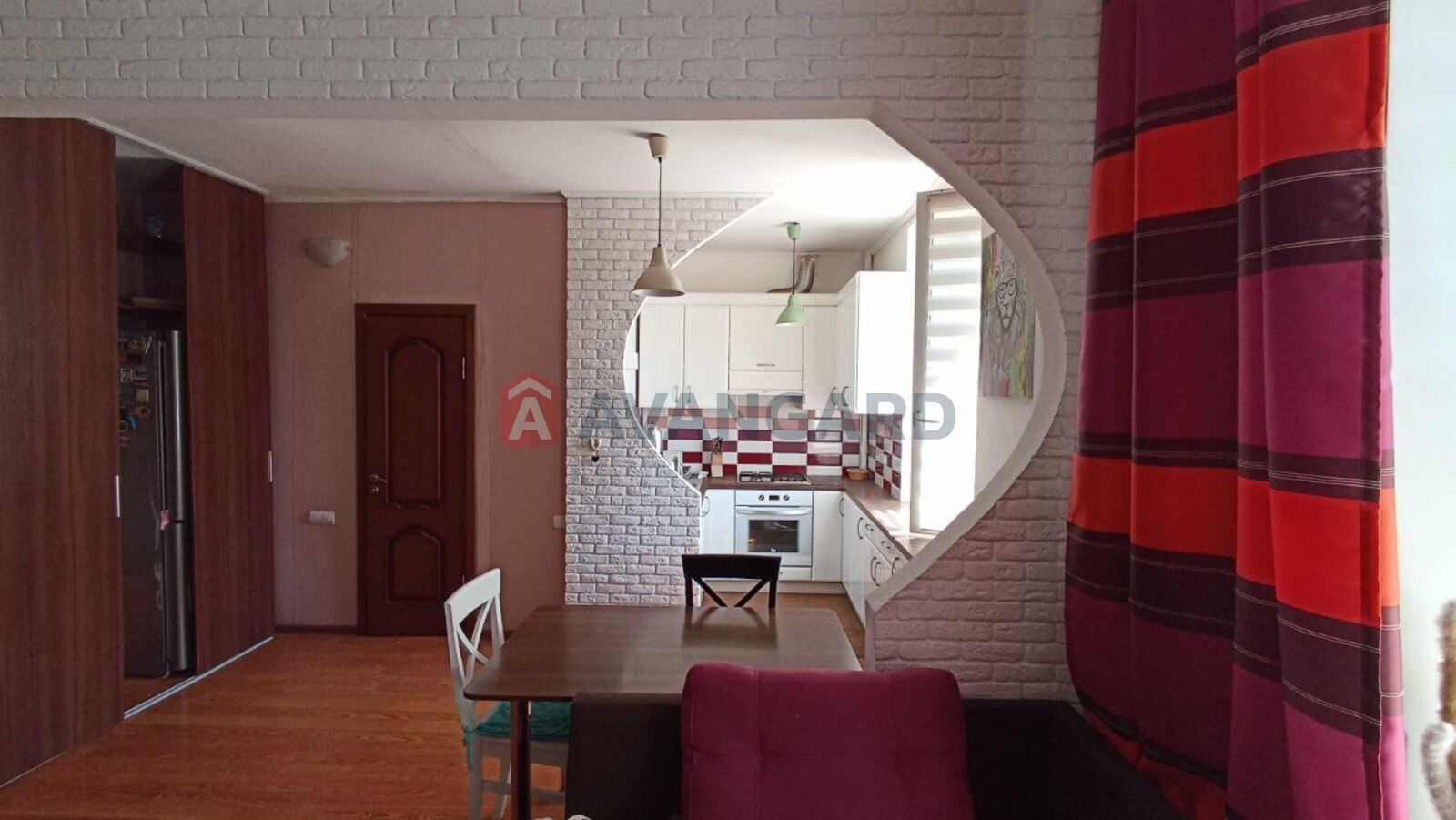 2 ����. ��������, 48,8/-/6 ��. �., 3/5 ���� ���� 8