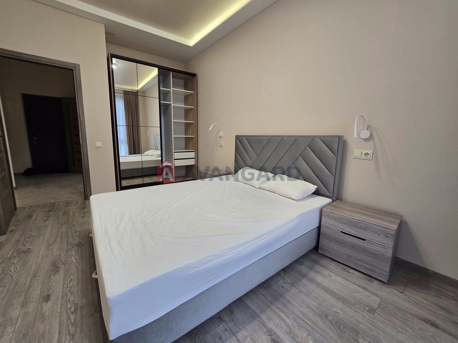 2 ��. ��������, 50/-/15 ��. �., 8/10 ������ ���� 15