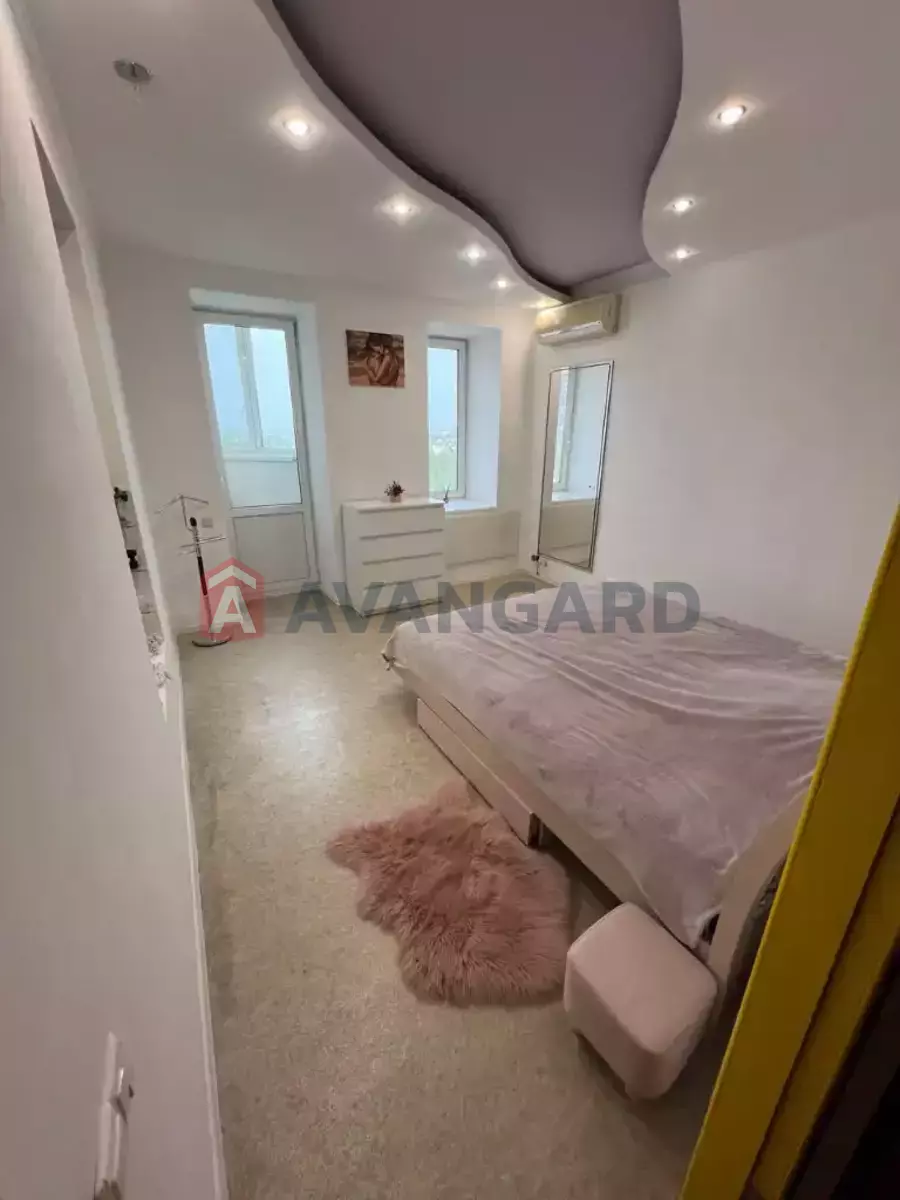 2 ��. ��������, 80/-/- ��. �., 8/16 ������ ���� 4