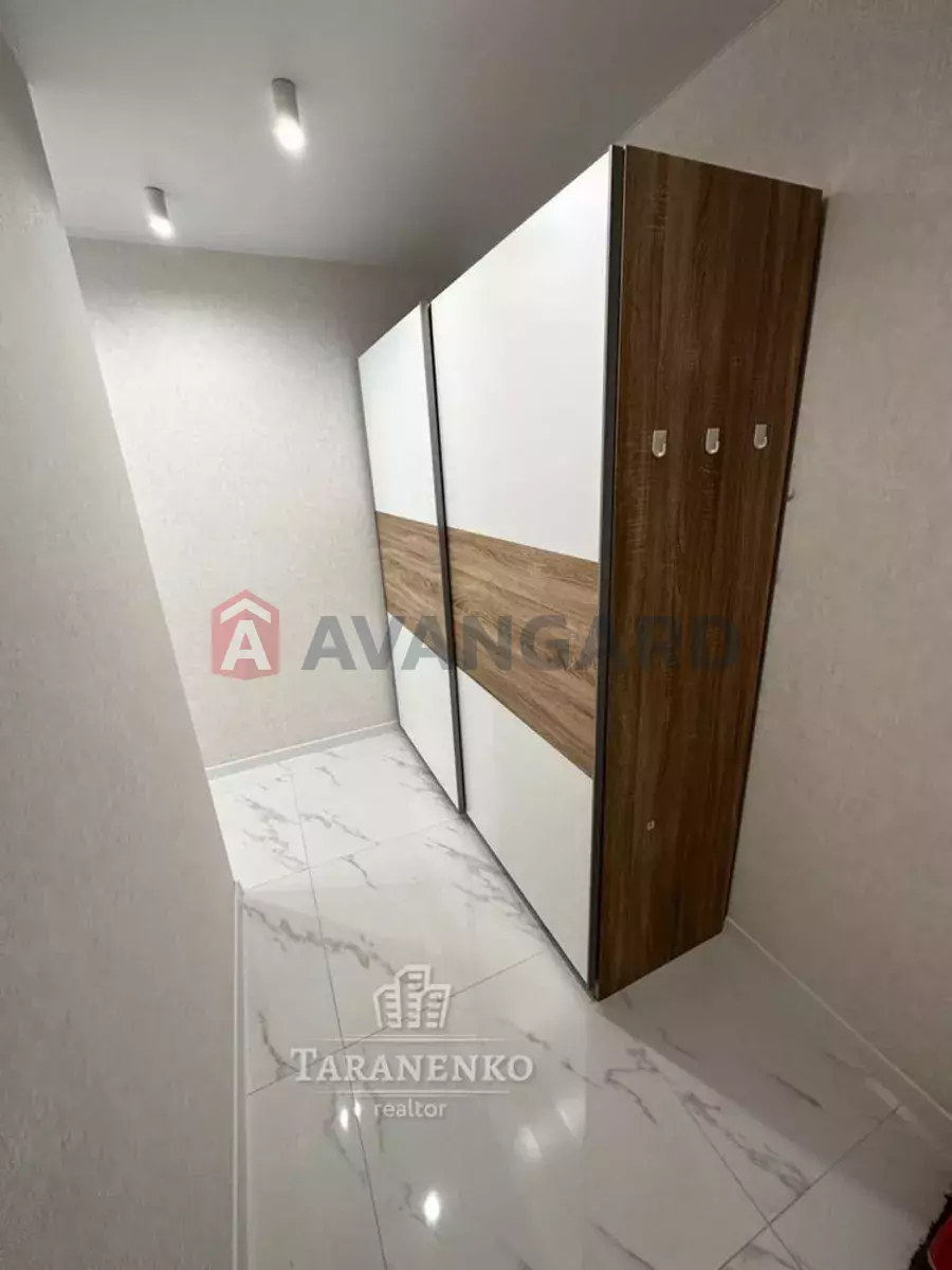 2 ��. ��������, 54/-/20 ��. �., 6/10 ������ ���� 4