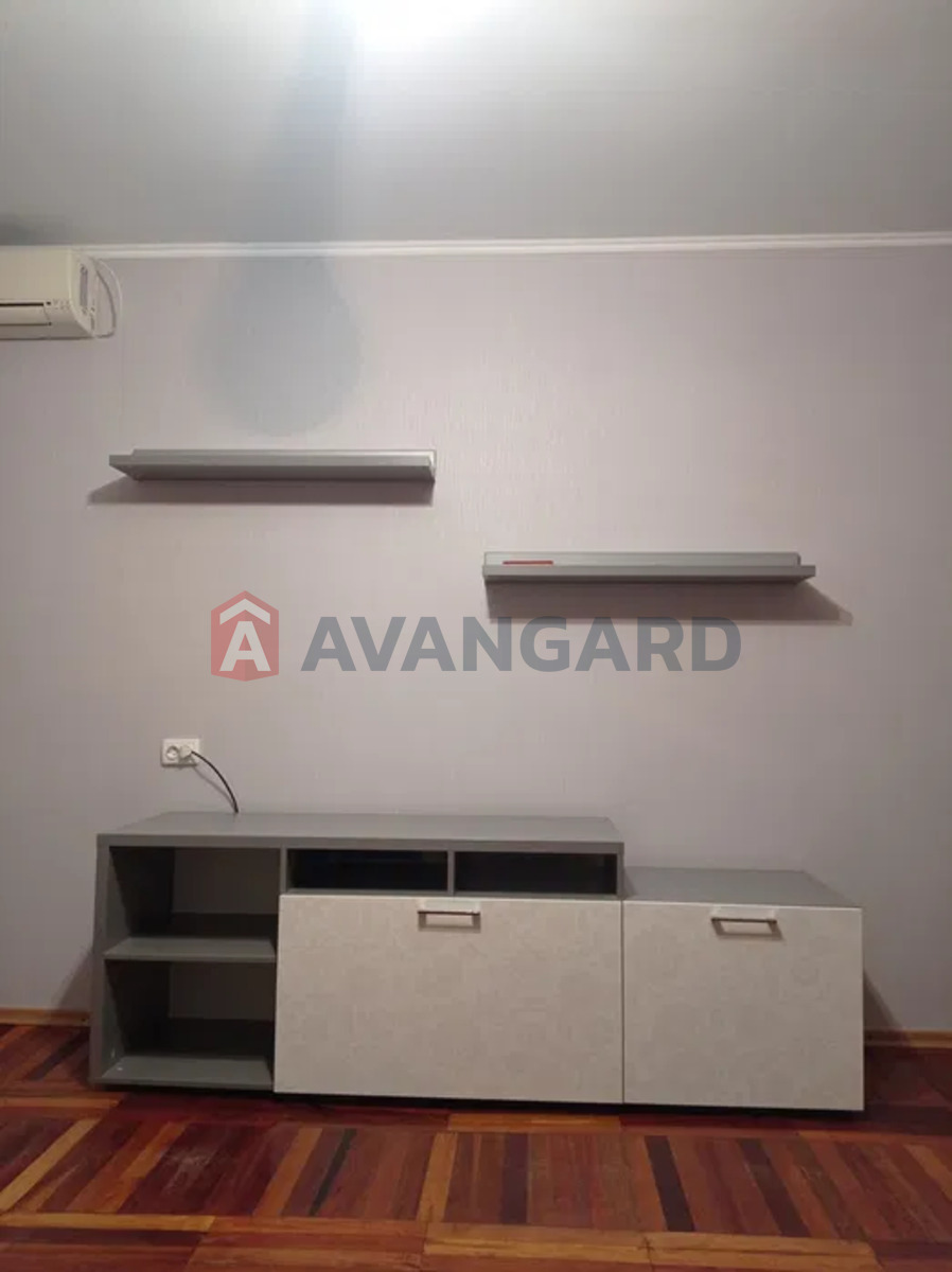 1 . , 40/-/7 . ., 8/9   2