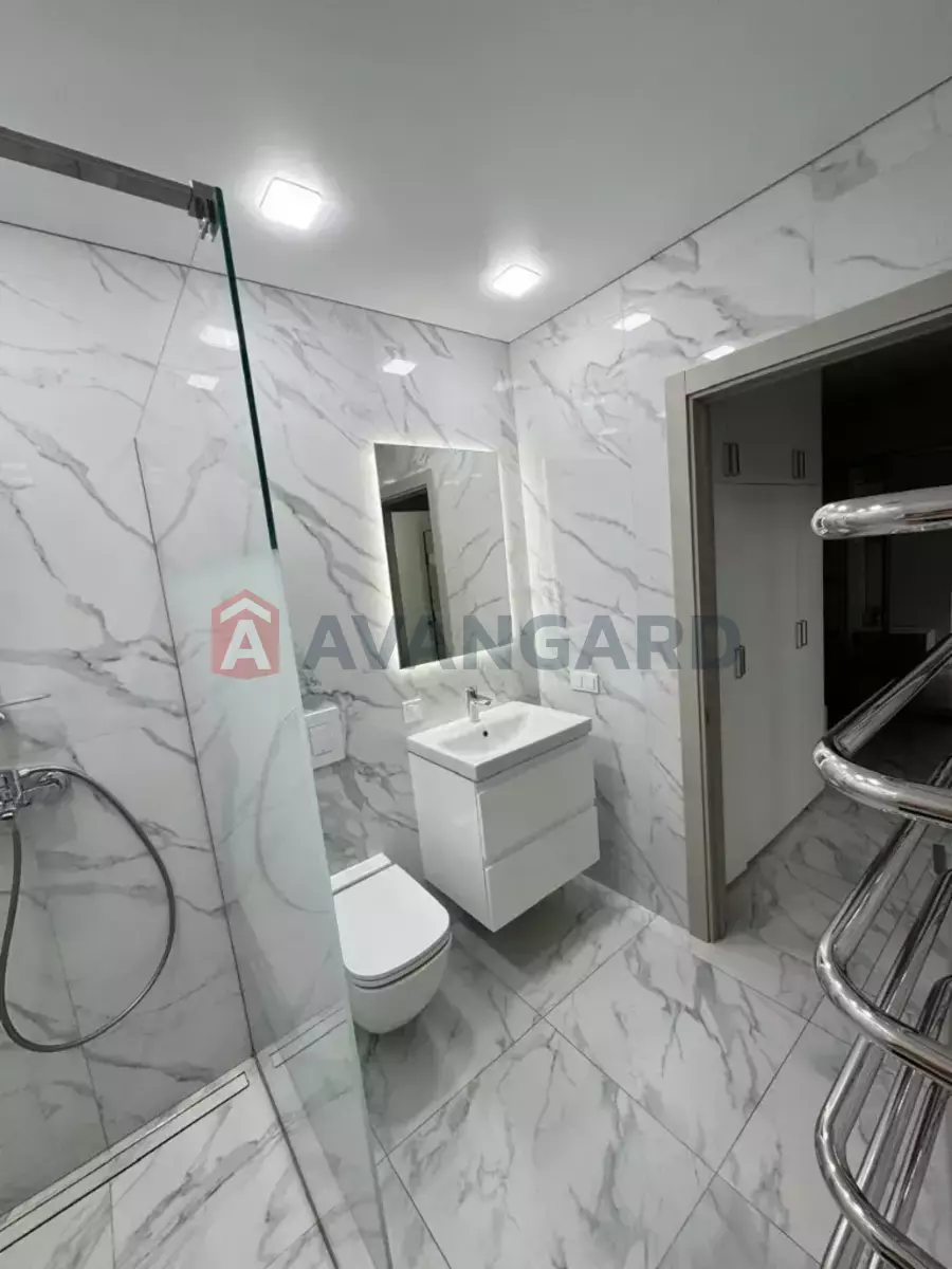 2 ��. ��������, 48/14/16 ��. �., 9/10 ������ ���� 11