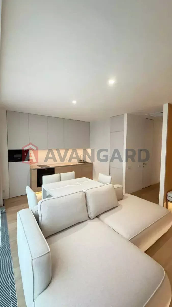 1 ����. ��������, 45/30/16 ��. �., 19/28 ���� ���� 8