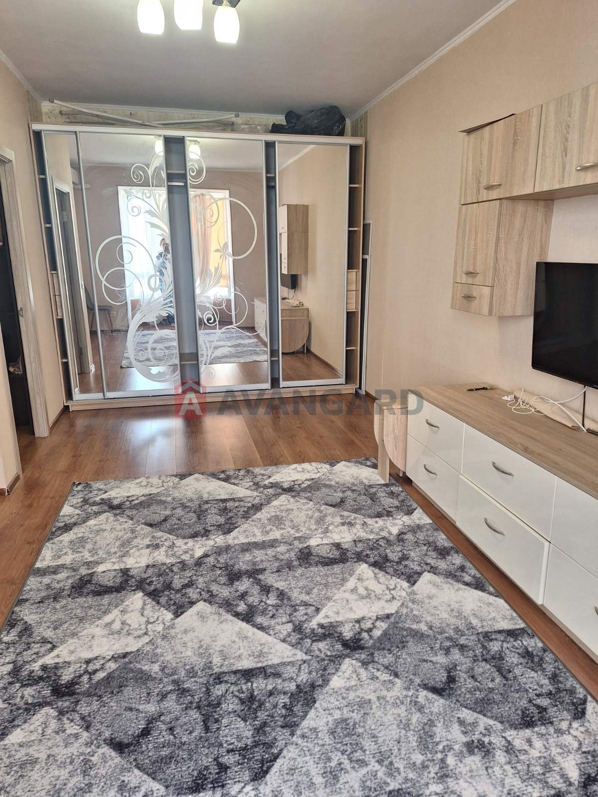 1 ����. ��������, 41/-/18 ��. �., 6/11 ���� ���� 2