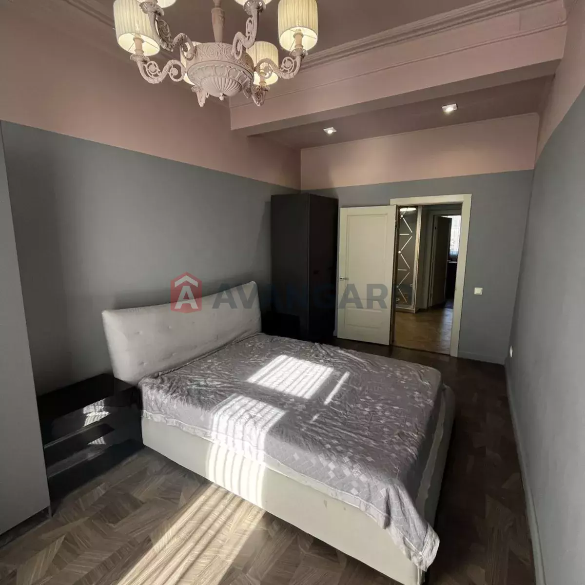 3 ��. ��������, 84/-/9 ��. �., 3/5 ������ ���� 3