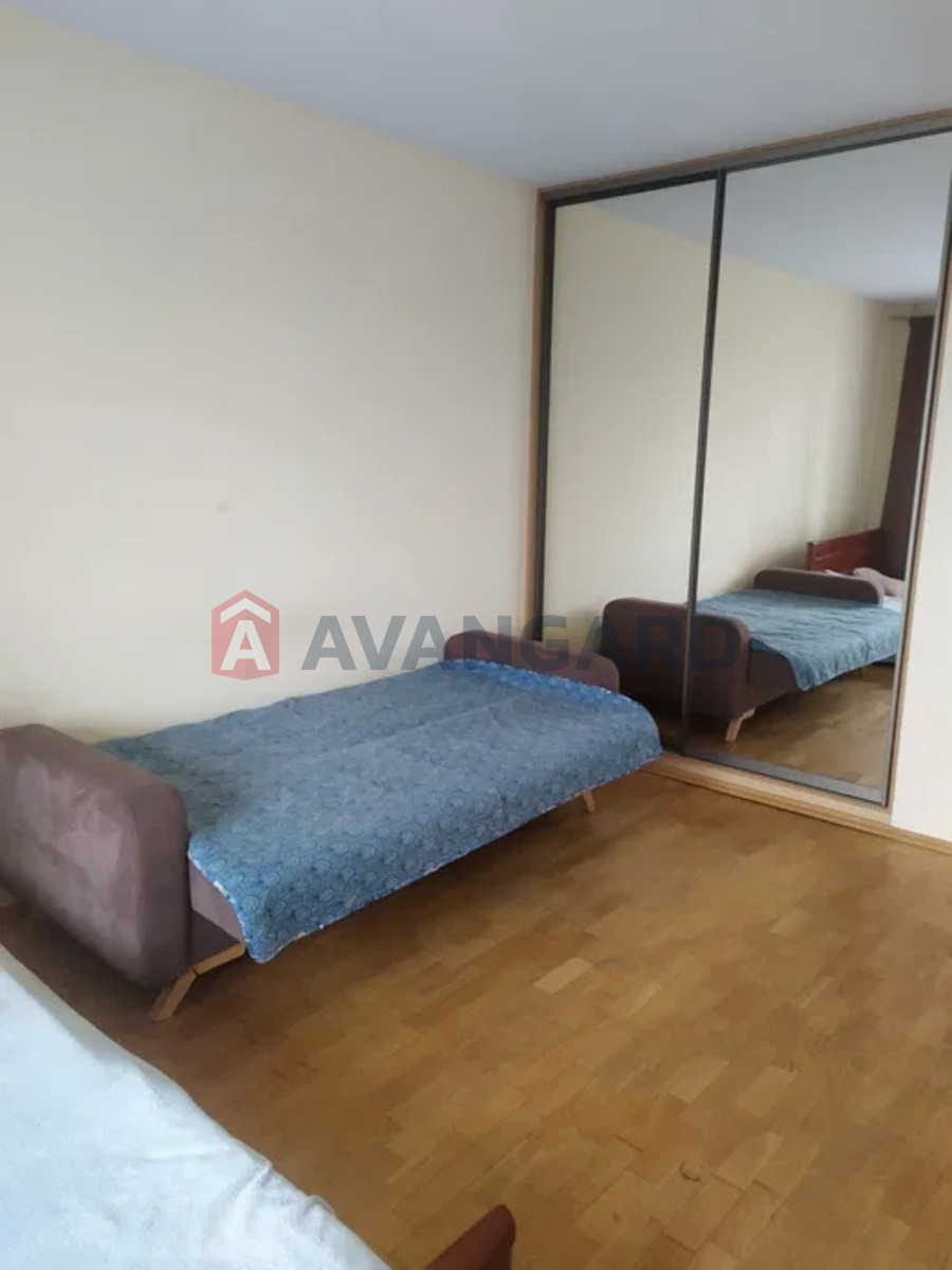 1 ��. ��������, 60/-/10 ��. �., 6/9 ������ ���� 4