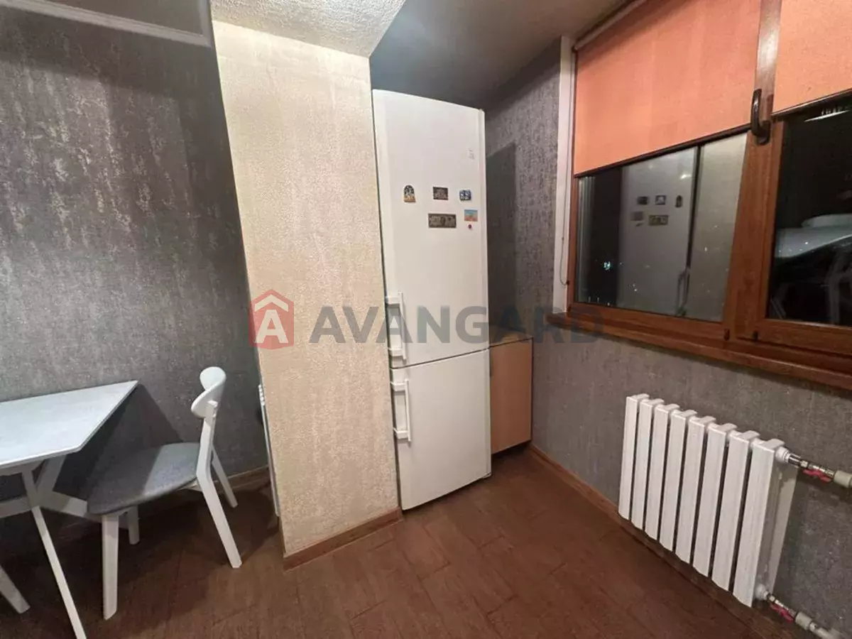 1 ����. ��������, 38/-/9 ��. �., 14/16 ���� ���� 4