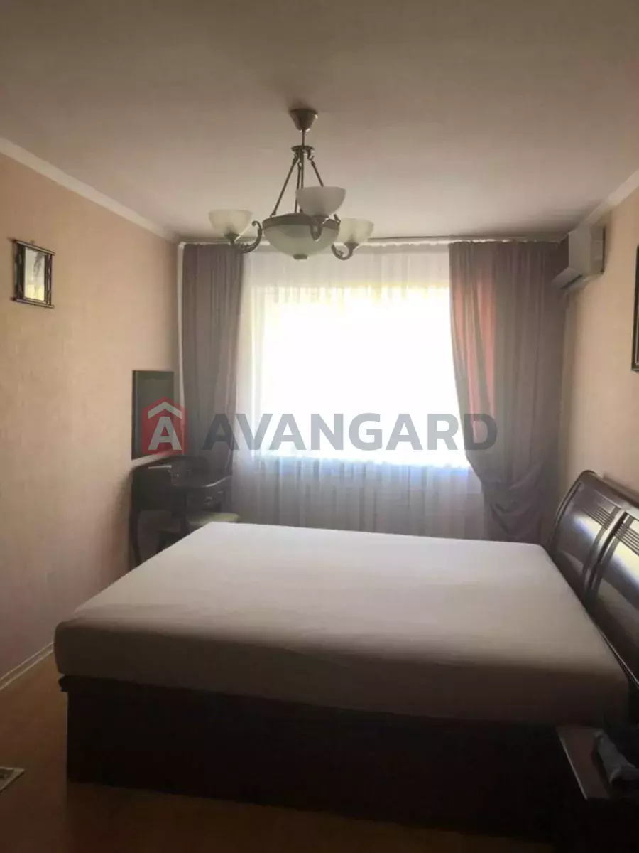 2 ��. ��������, 60/-/11 ��. �., 4/5 ������ ���� 3