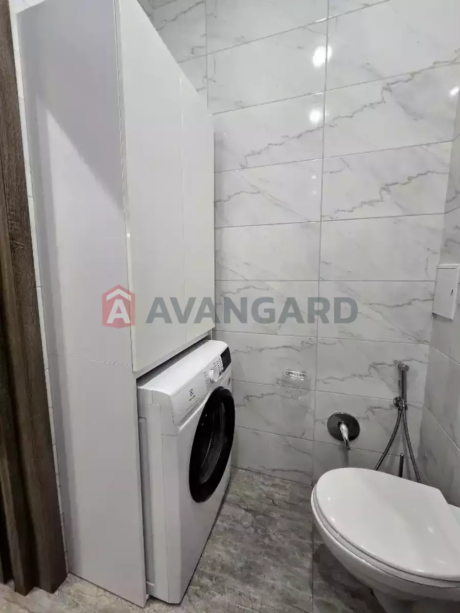 2 ��. ��������, 50/-/- ��. �., 8/10 ������ ���� 10