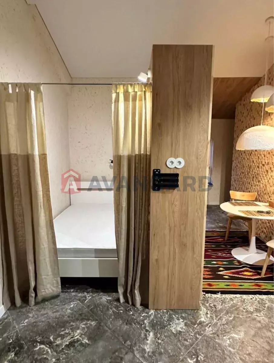 2 ��. ��������, 42/-/42 ��. �., 3/3 ������ ���� 4