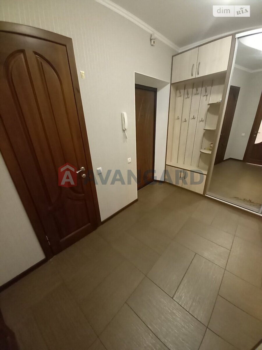 3 ����. ��������, 100/55/16 ��. �., 4/9 ���� ���� 12