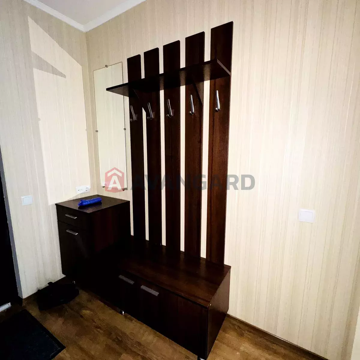 1 ����. ��������, 40/-/8 ��. �., 4/16 ���� ���� 6