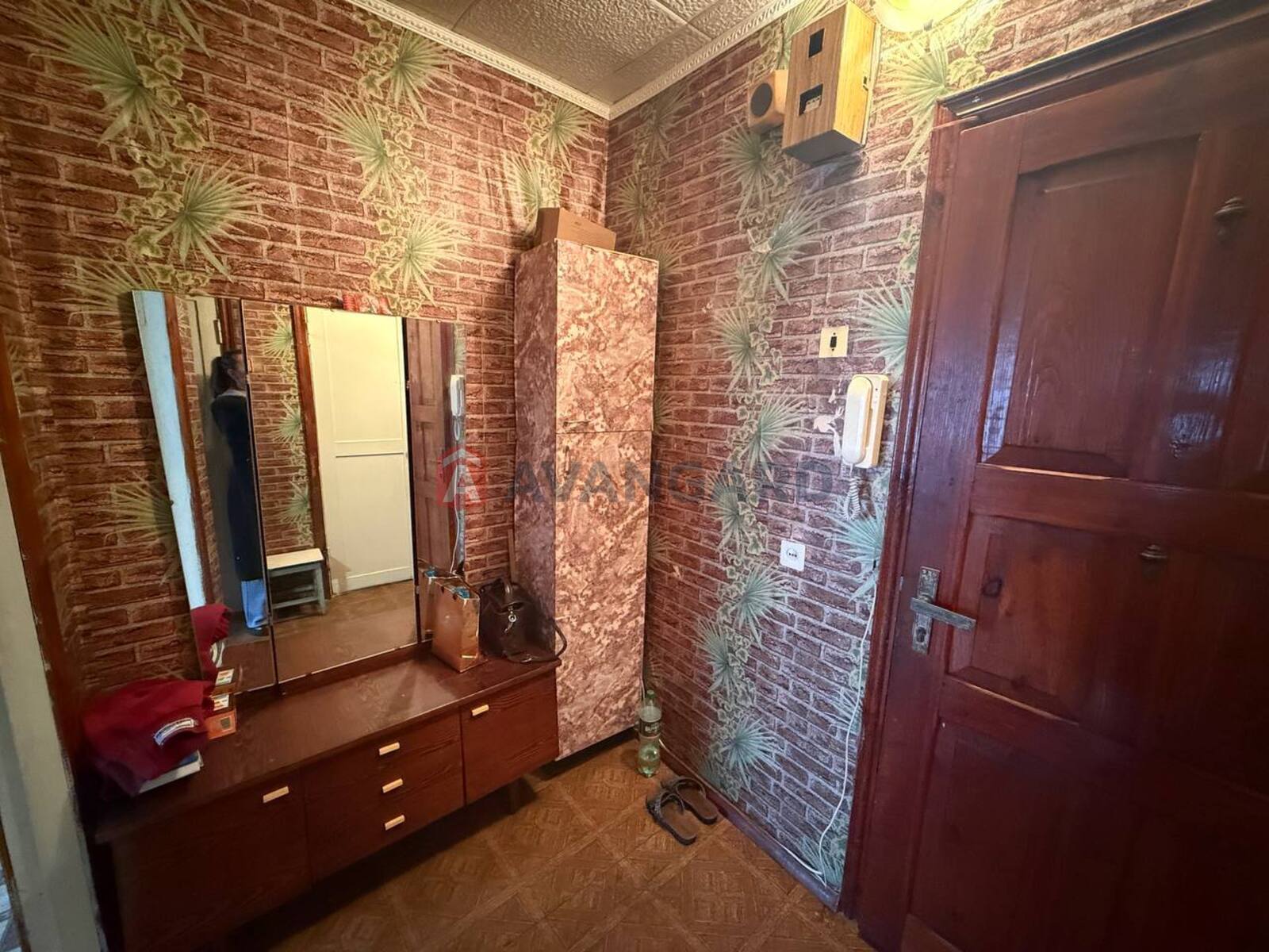 1 ��. ��������, 33/17/7 ��. �., 4/5 ������ ���� 3