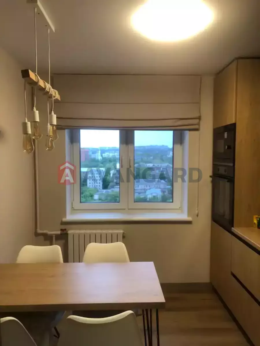 2 ��. ��������, 51/39/9 ��. �., 14/14 ������ ���� 9