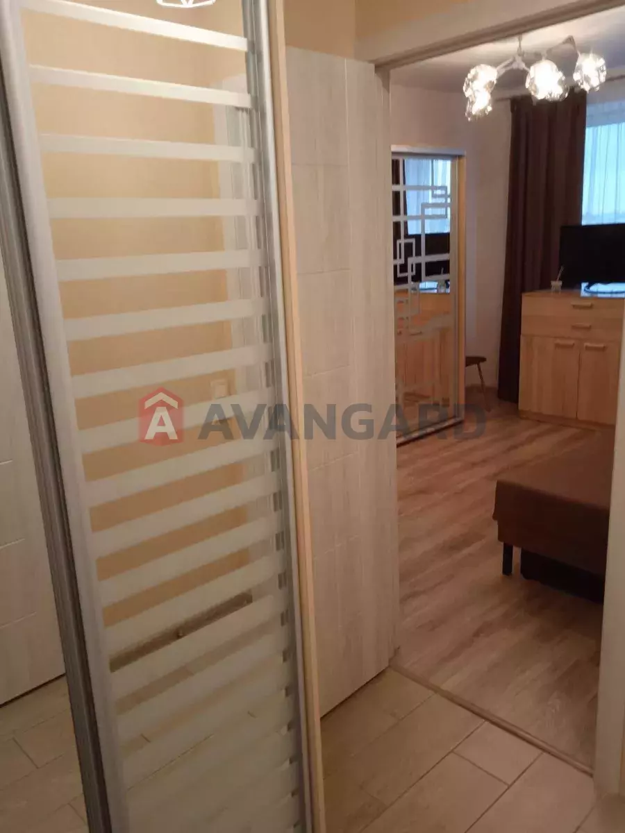 1 ����. ��������, 40/-/11 ��. �., 4/10 ���� ���� 15