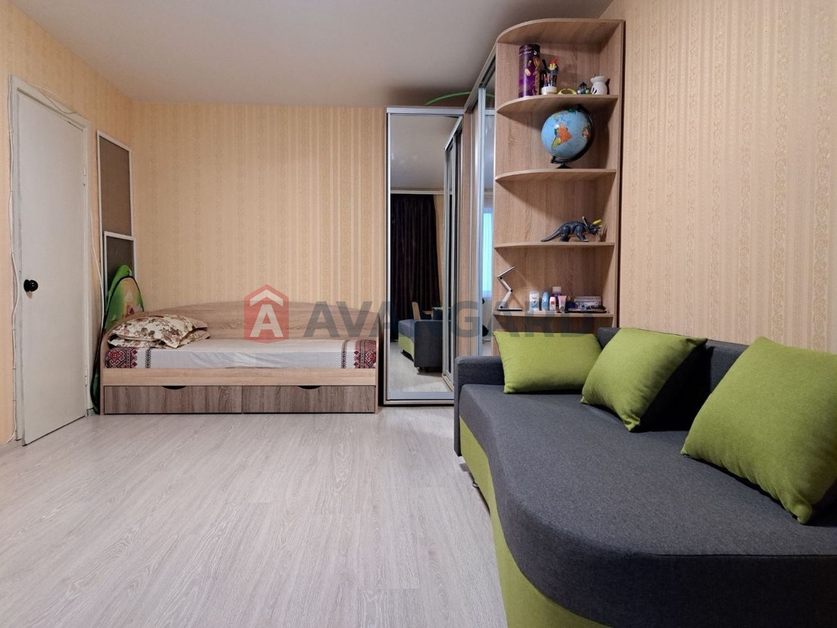 1 . , 30/18/- . ., 8/9   1