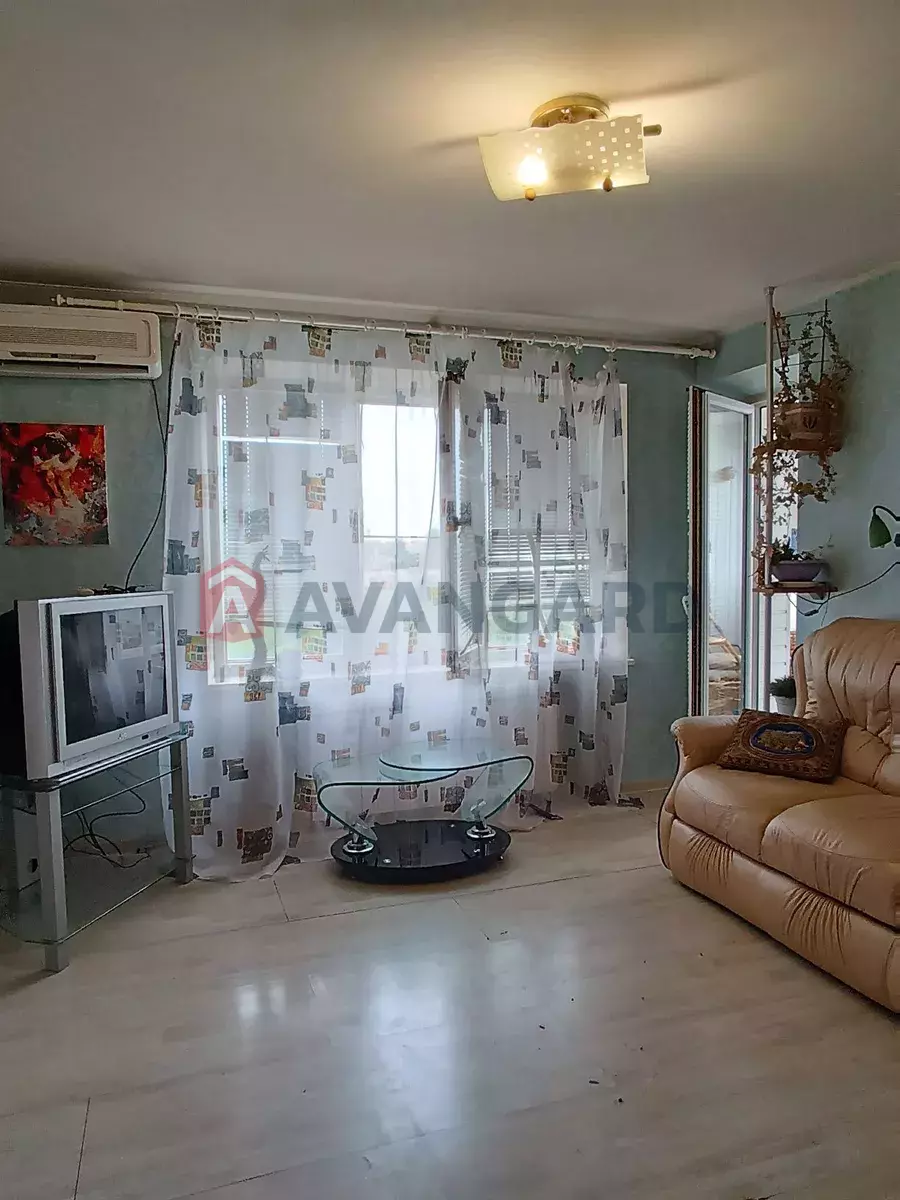 2 ����. ��������, 50/-/8 ��. �., 9/9 ���� ���� 8