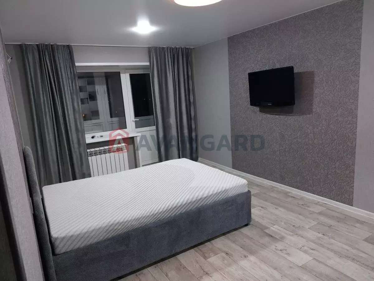 1 ����. ��������, 35/-/7 ��. �., 8/9 ���� ���� 1