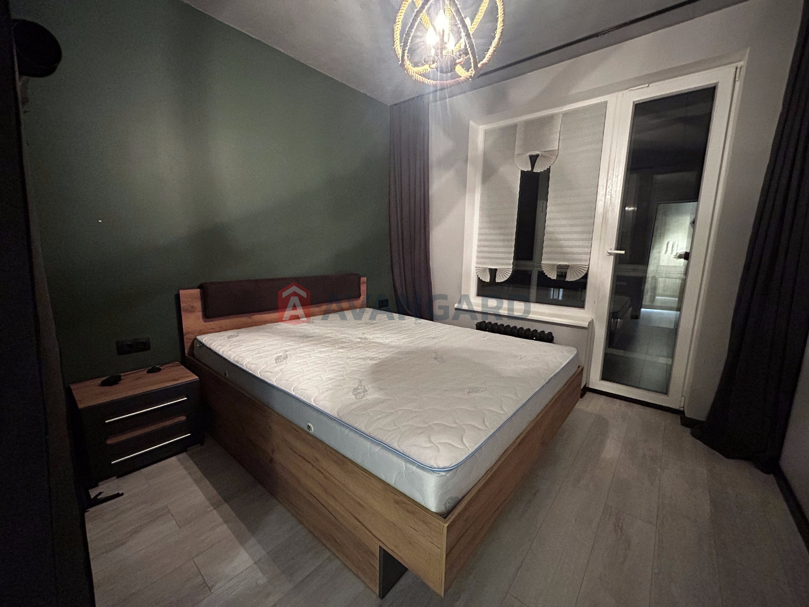 2 ��. ��������, 100/33/40 ��. �., 10-11/11 ������ ���� 9