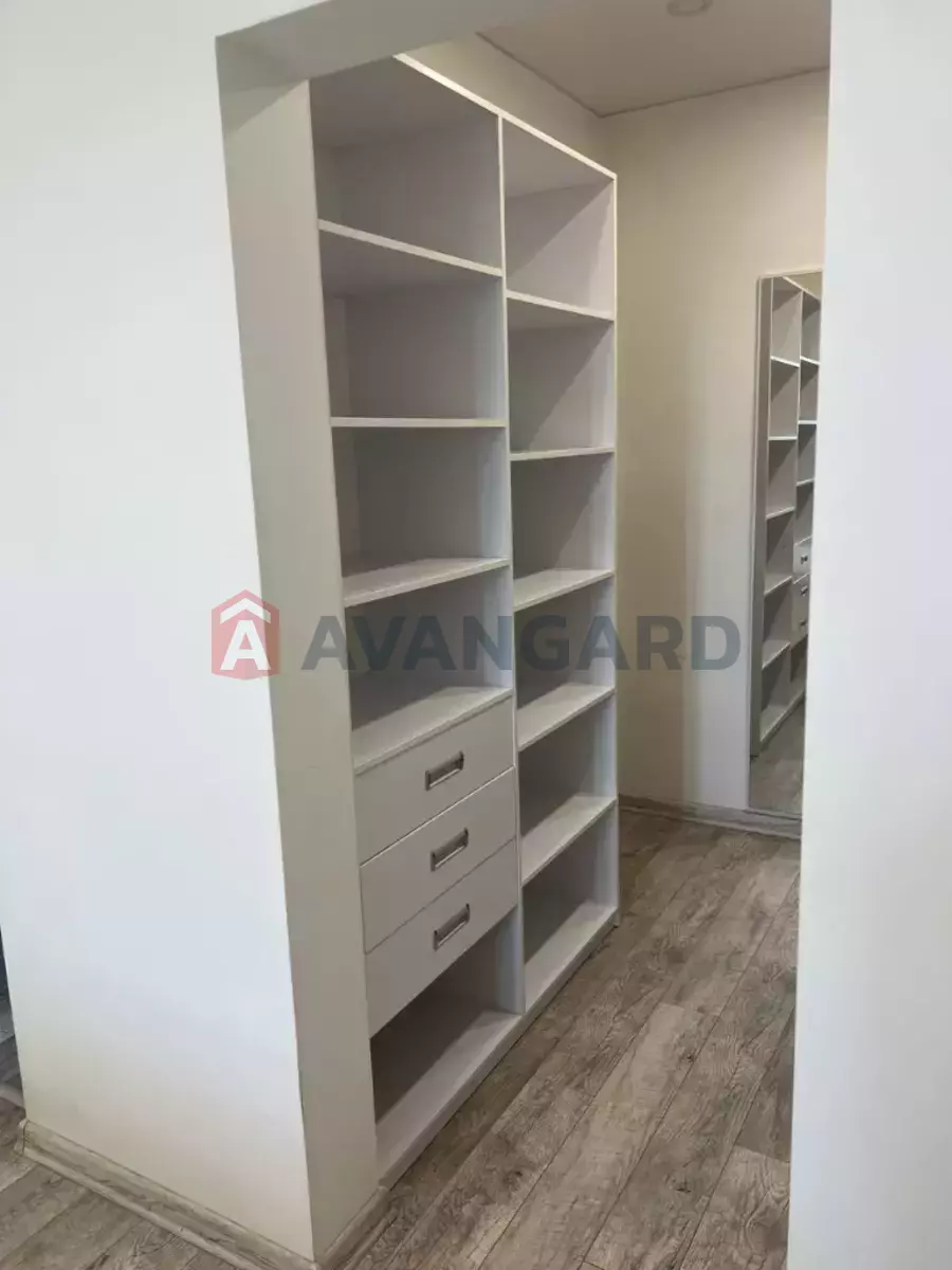 1 ����. ��������, 48/-/- ��. �., 9/10 ���� ���� 4