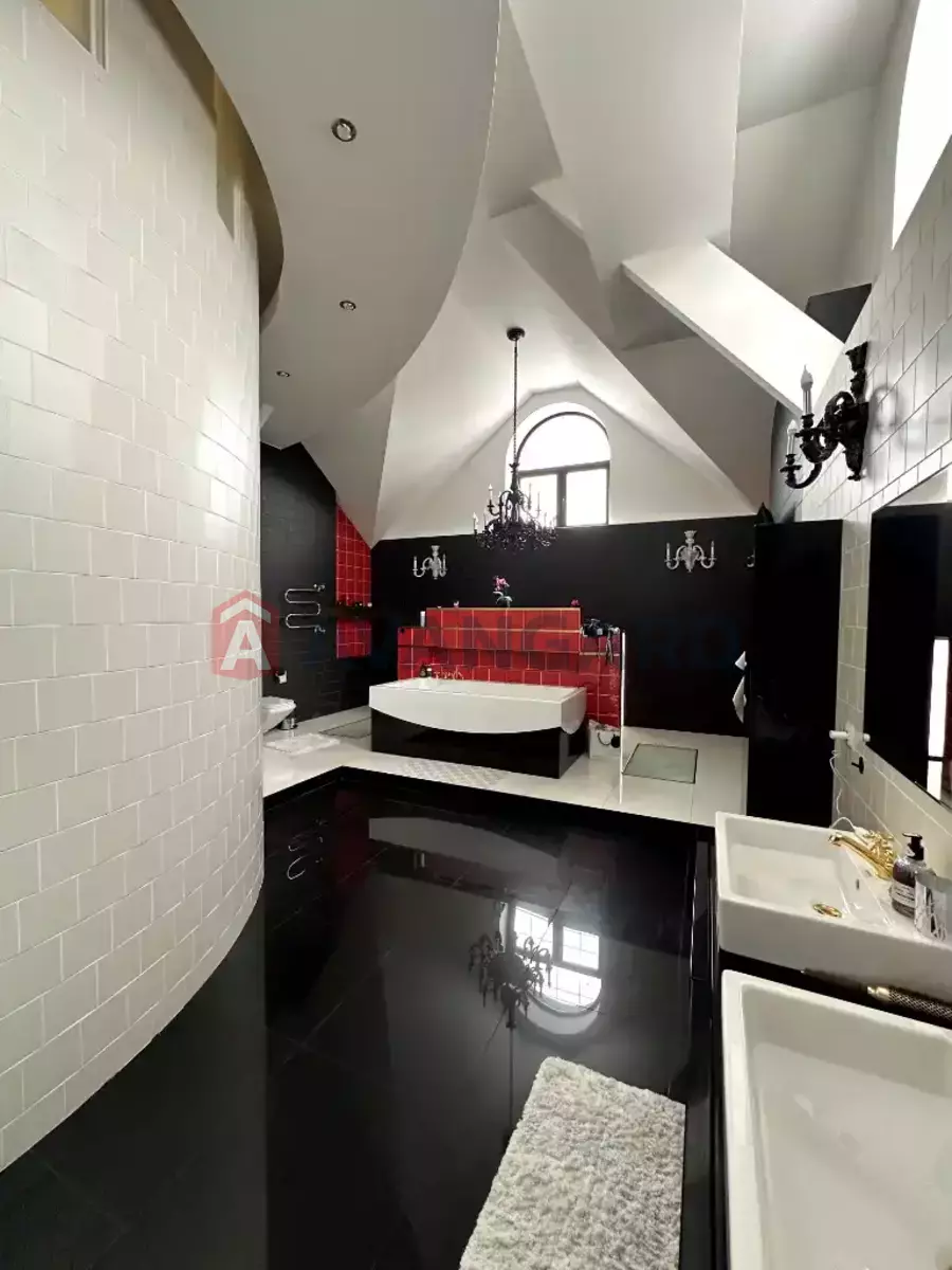 �������, 800 ��.�. ���� 18