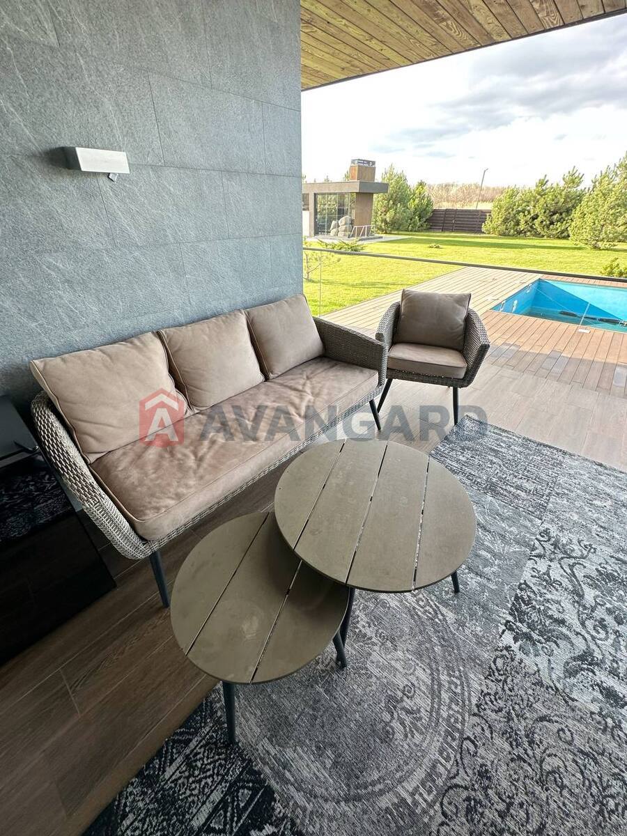 �������, 300 ��.�. ���� 19