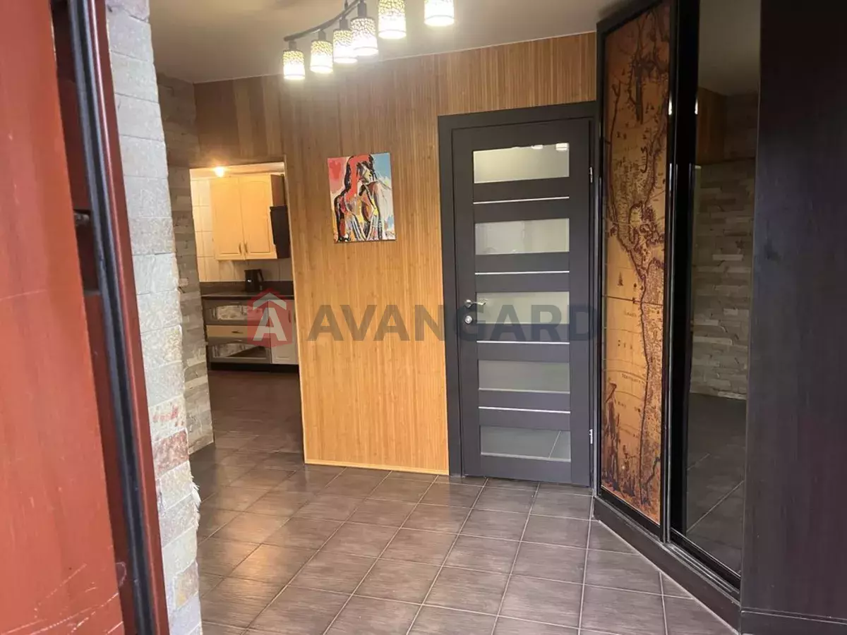 �������, 100 ��.�. ���� 23