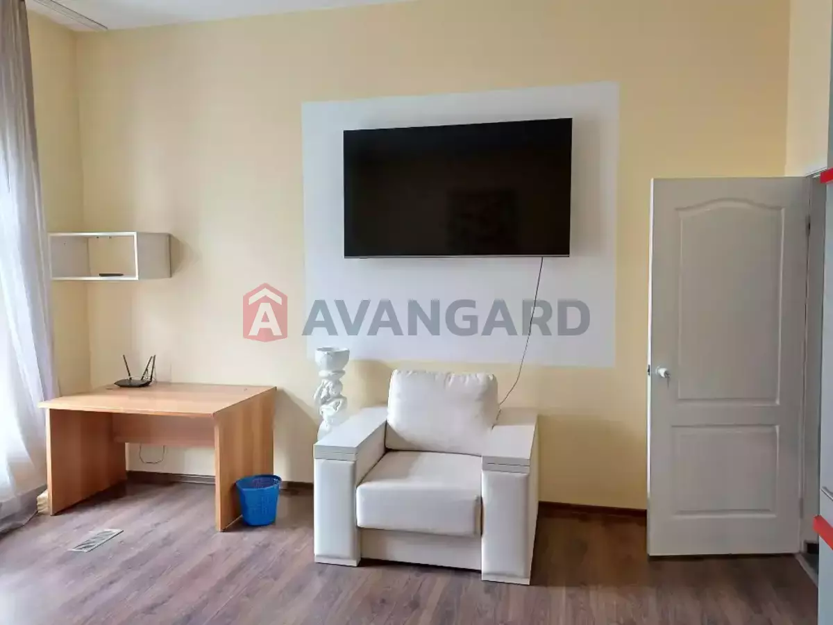 �������, 400 ��.�. ���� 7