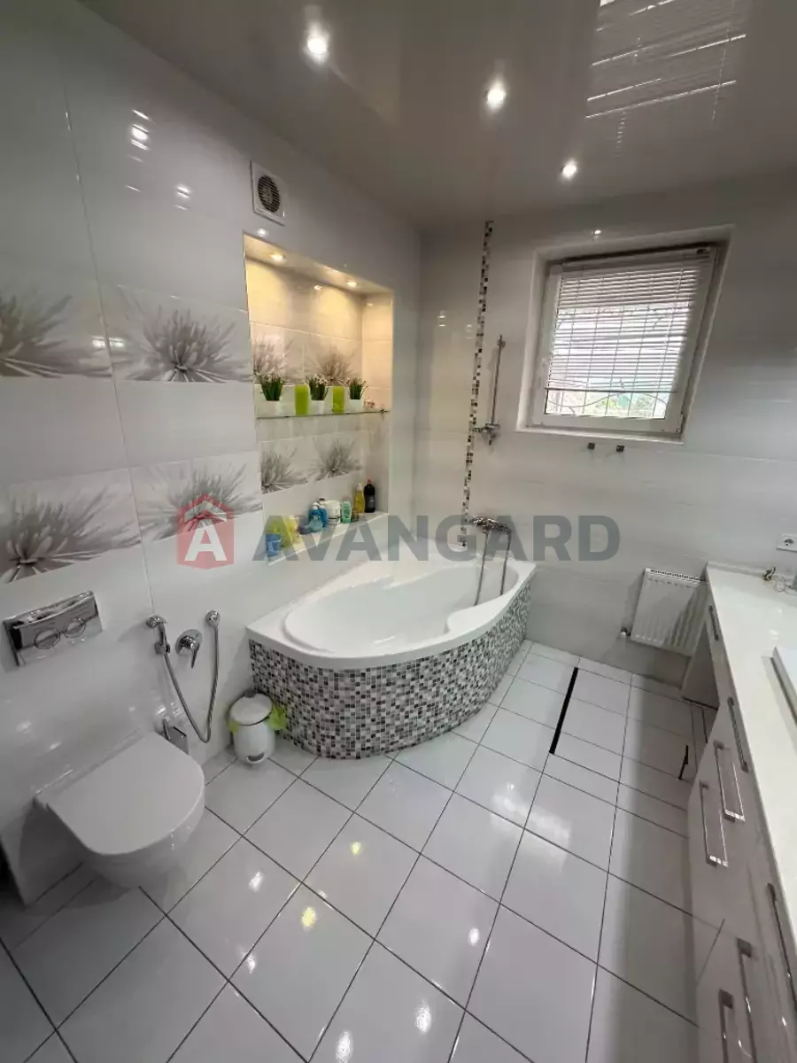 �������, 200 ��.�. ���� 8