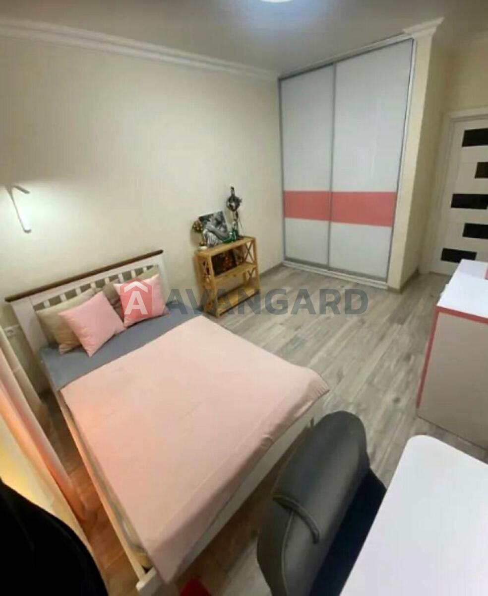 ��������, 165 ��.�. ���� 10