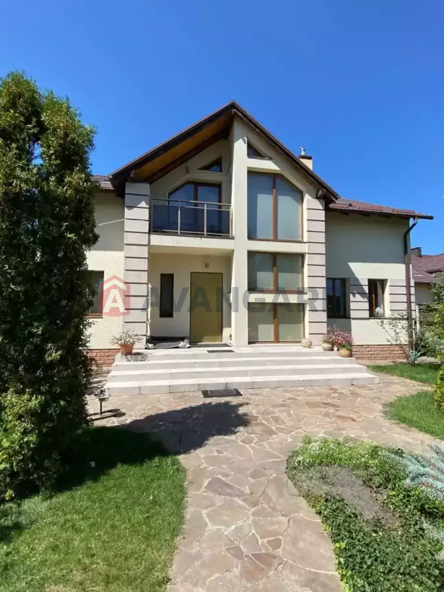 �������, 300 ��.�. ���� 11