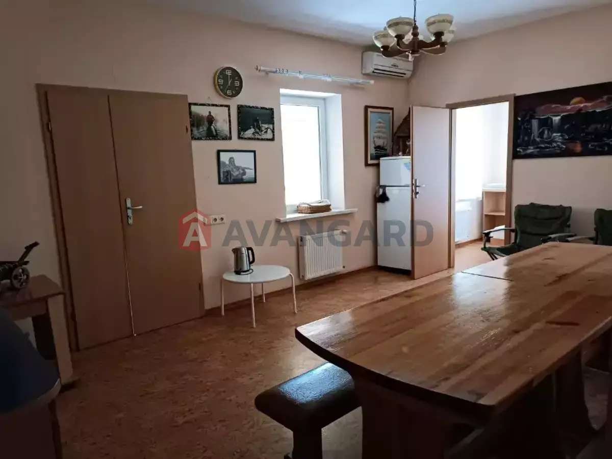 �������, 150 ��.�. ���� 12