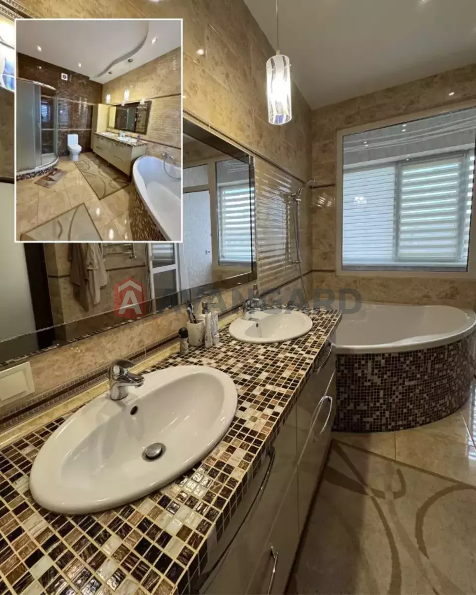 �������, 200 ��.�. ���� 10