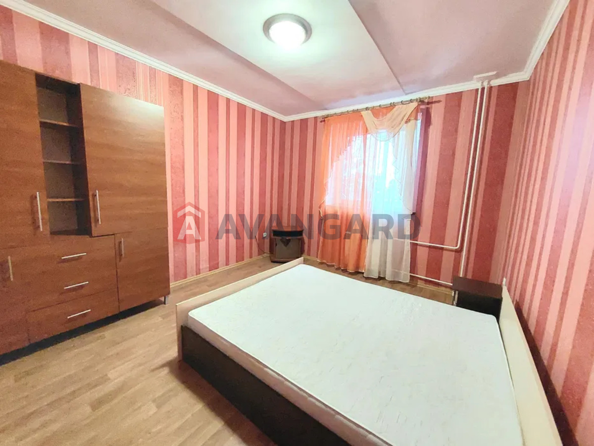 �������, 350 ��.�. ���� 8