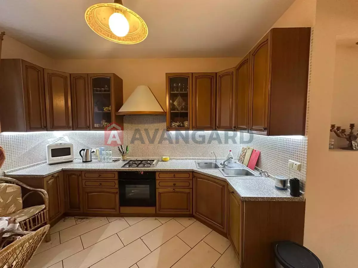 �������, 200 ��.�. ���� 18