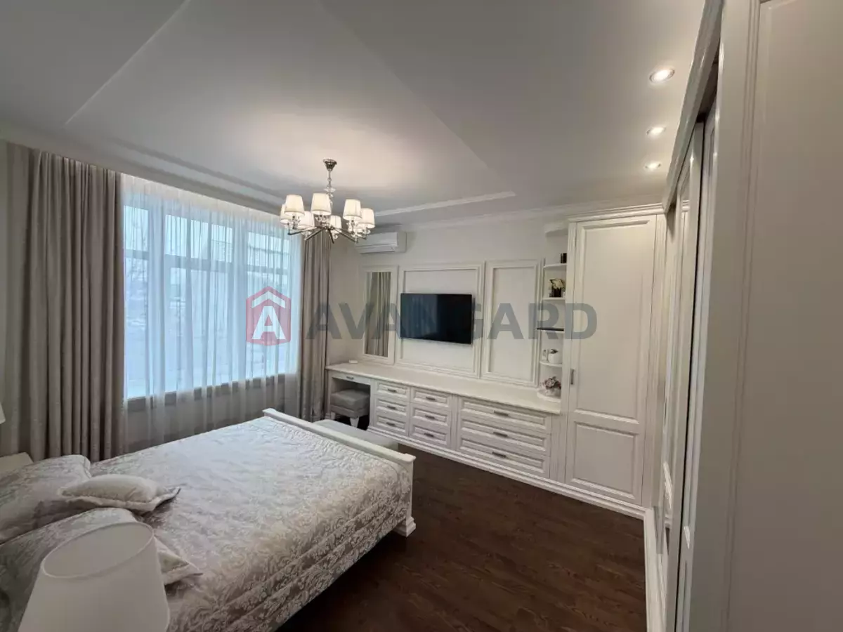 �������, 216 ��.�. ���� 11