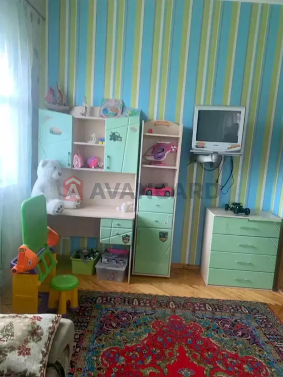 �������, 240 ��.�. ���� 18