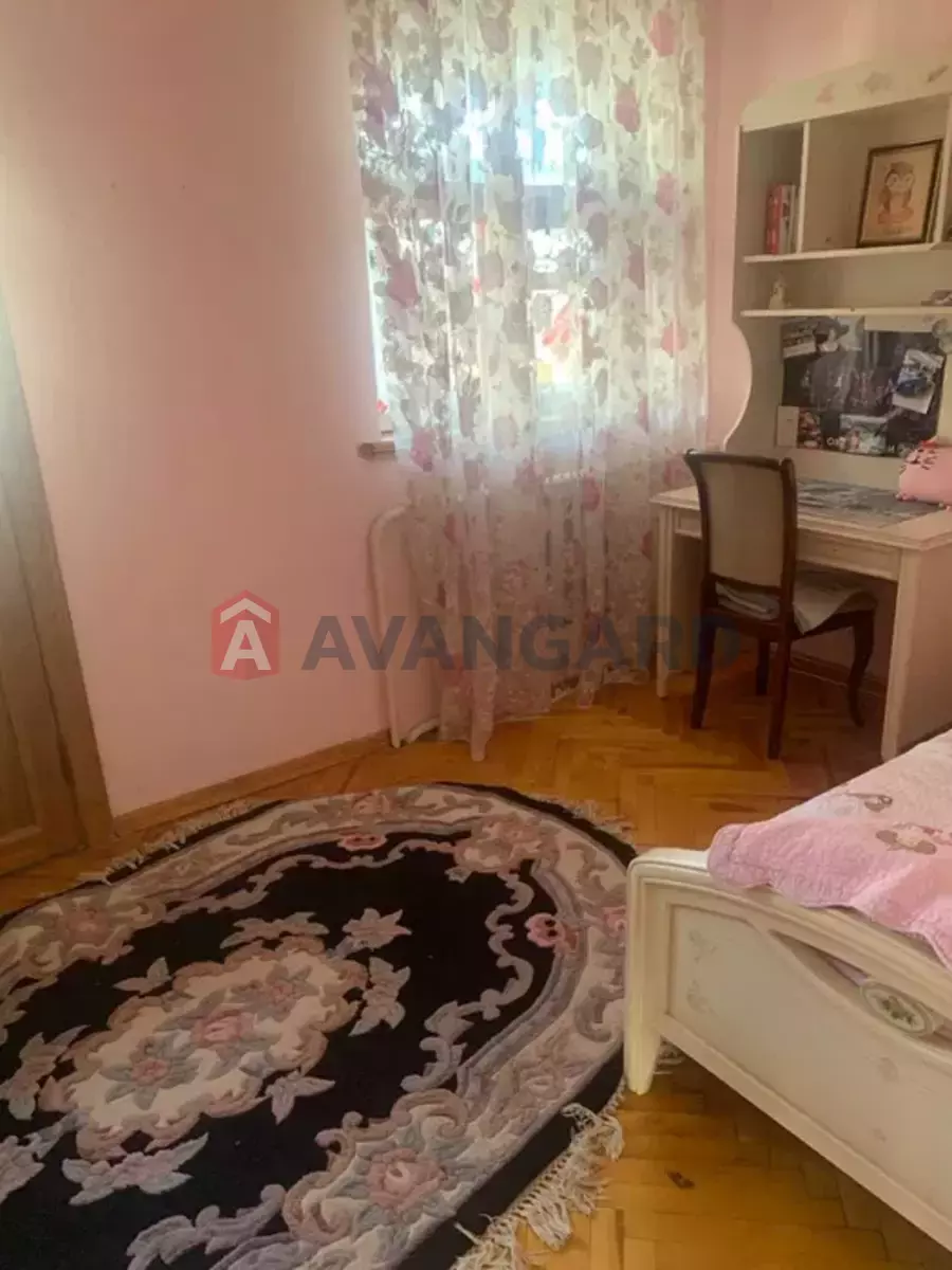 �������, 240 ��.�. ���� 12