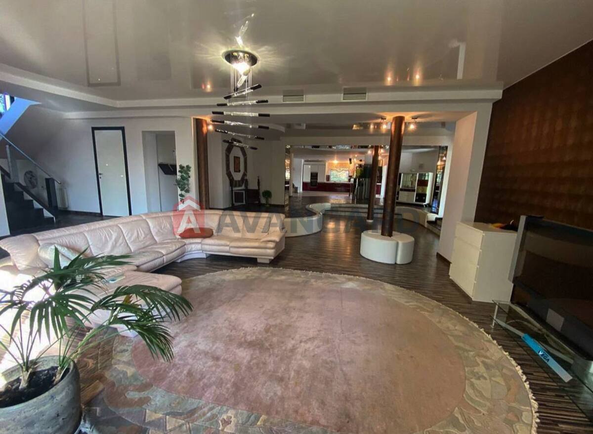 �������, 550 ��.�. ���� 2