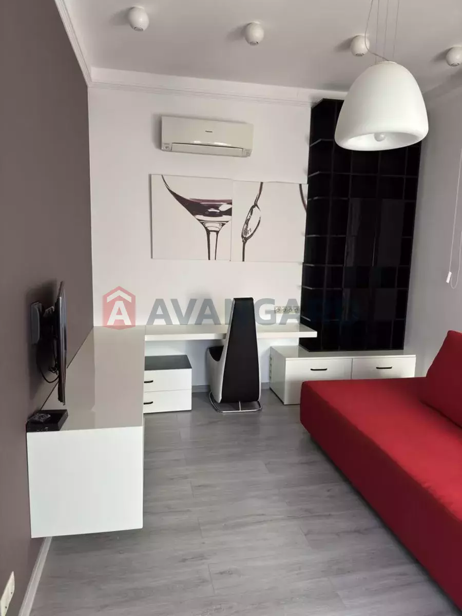 �������, 300 ��.�. ���� 14