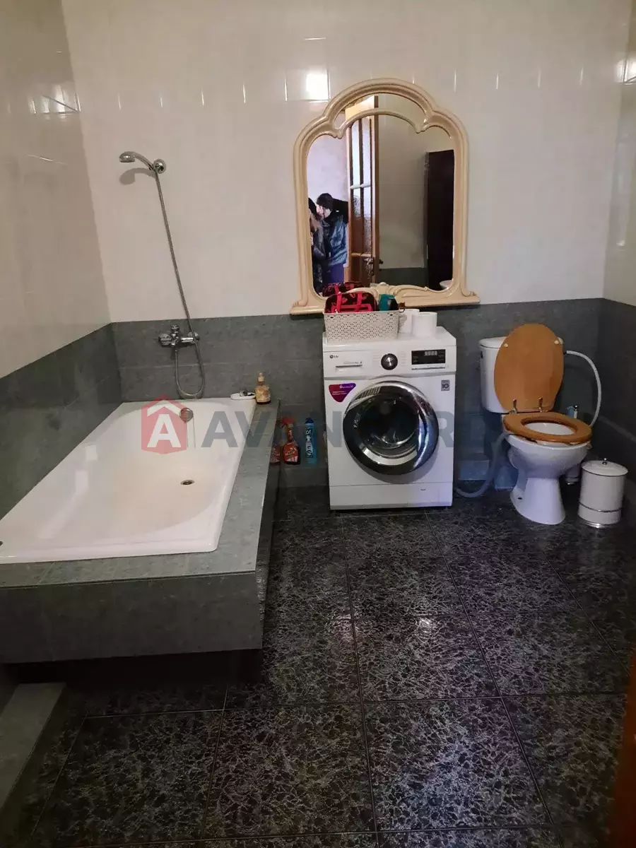 �������, 320 ��.�. ���� 11