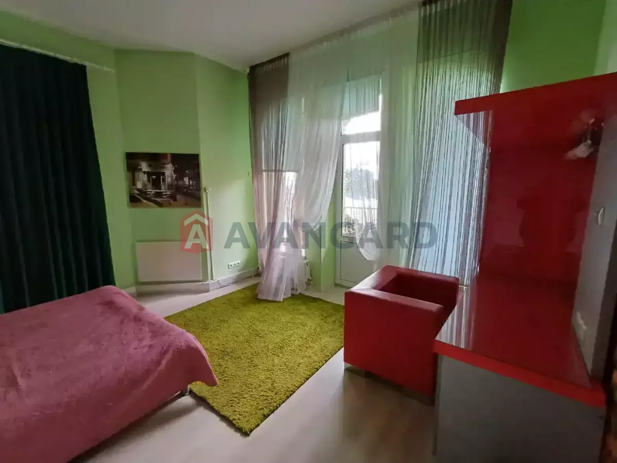 �������, 400 ��.�. ���� 4