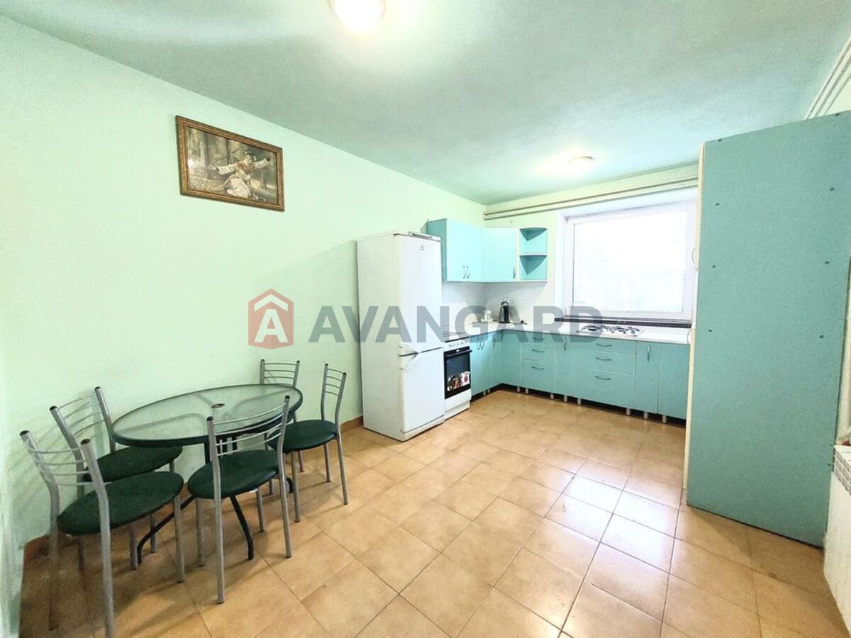 �������, 350 ��.�. ���� 17